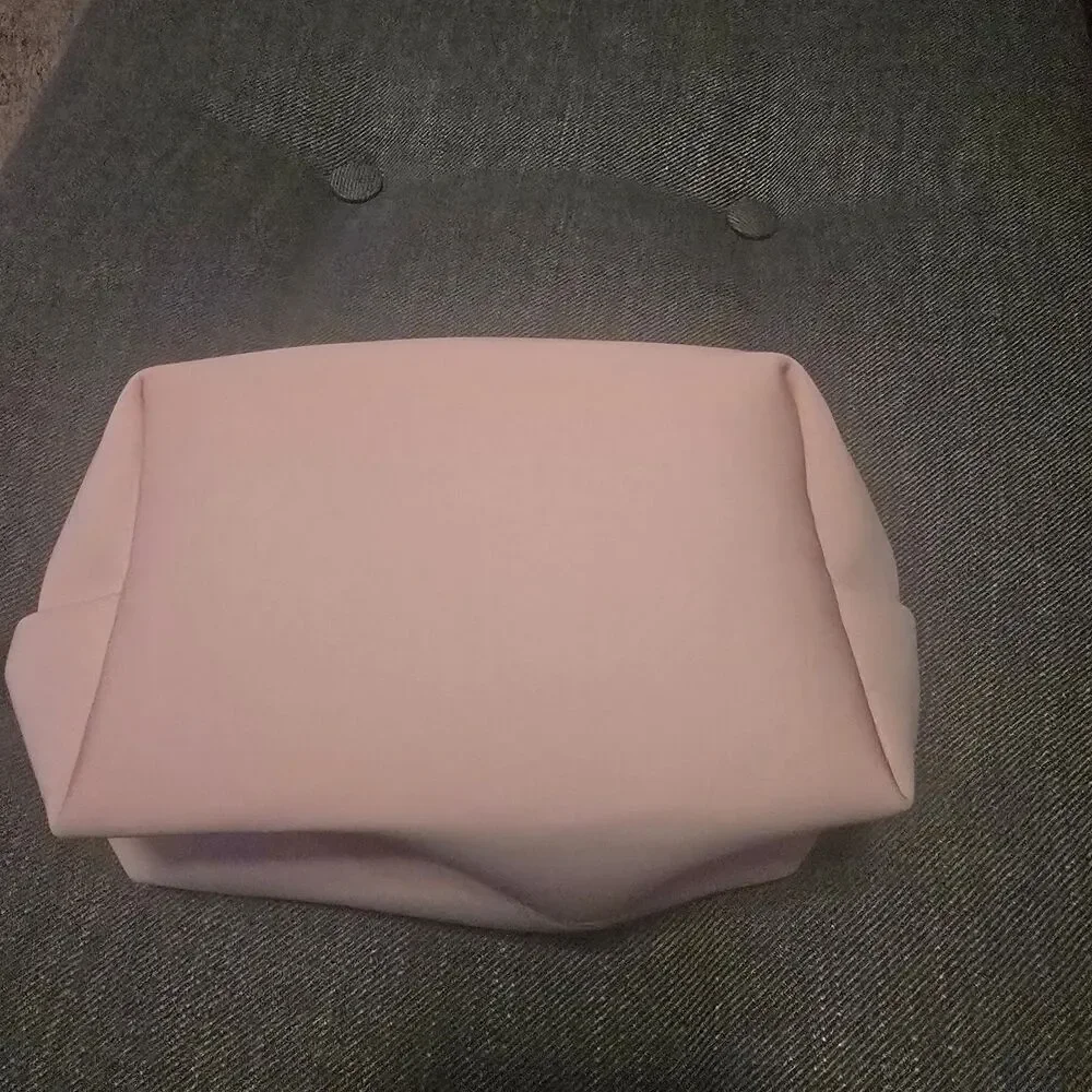 Soko Glam K-Beauty. Promo Cosmetic Bag/Pouch Pink New Without Tag